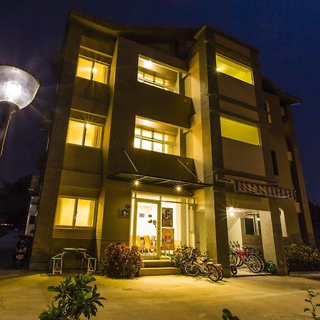 Backpacker B&B Jinning Bagian luar foto