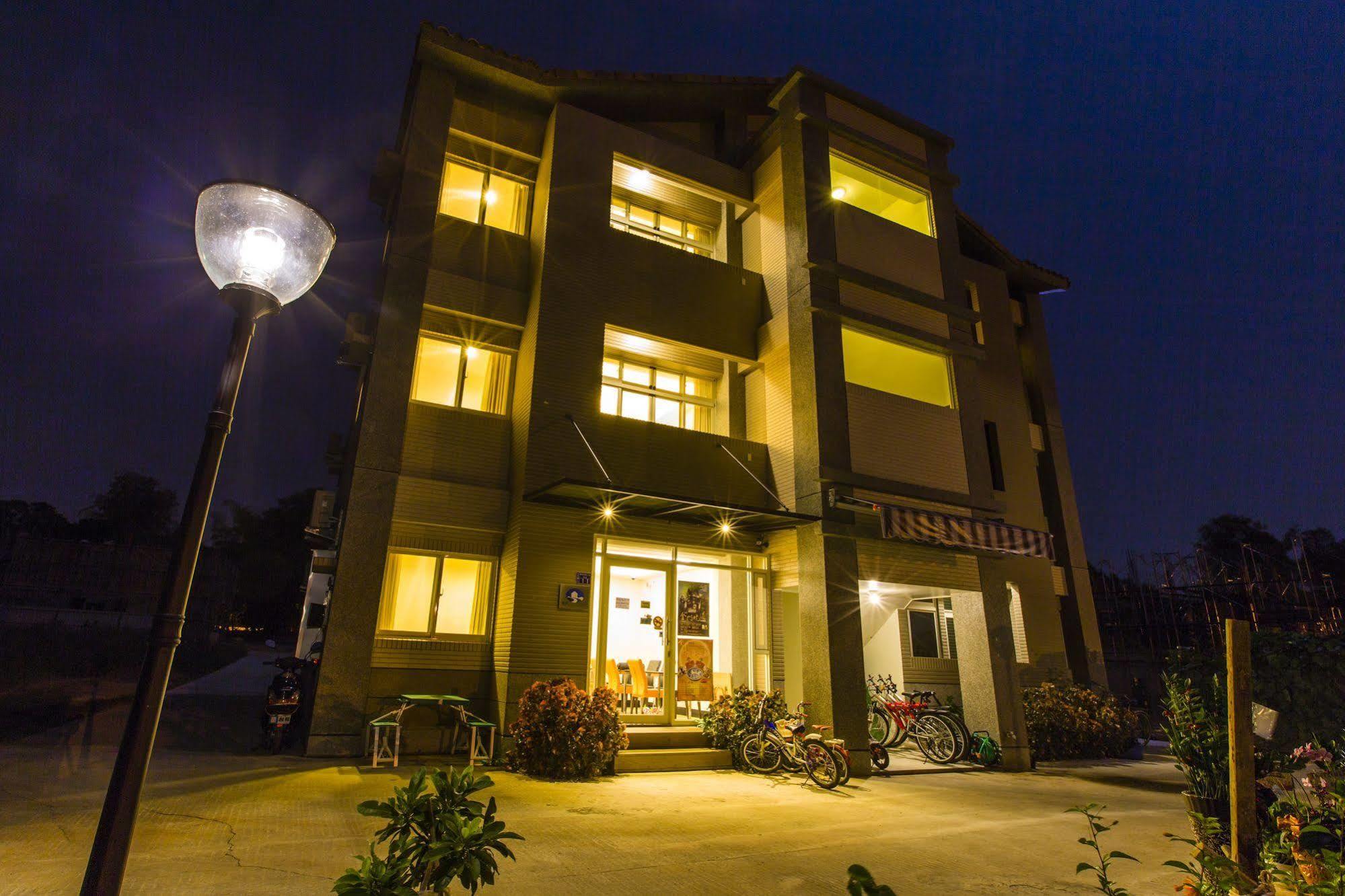 Backpacker B&B Jinning Bagian luar foto